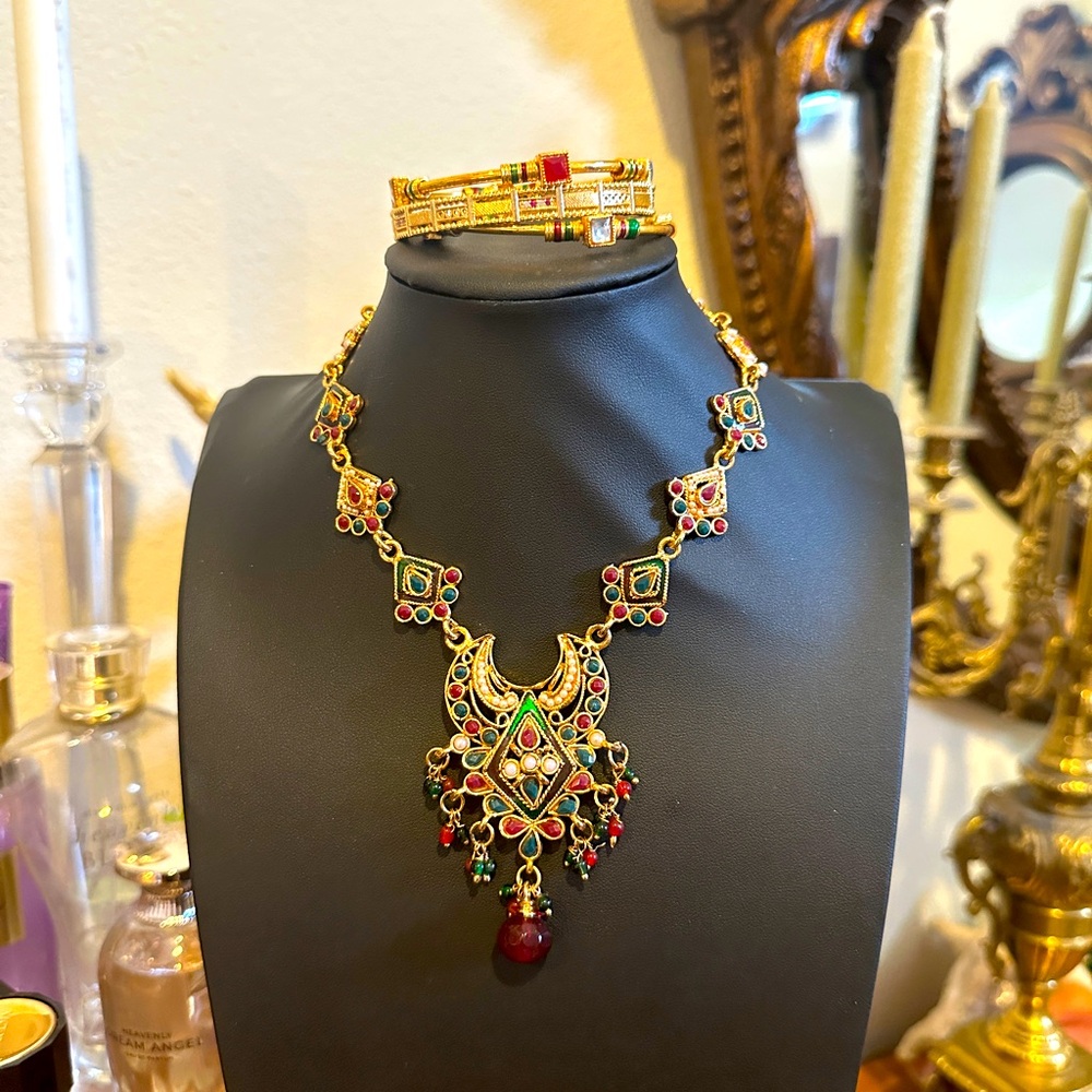 Elegant Gold and Red Necklace and Bracelet Set